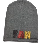 Strickmütze Beanie Fan Mütze grau mit Pailletten-Motiv schwarz rot gold