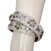 Wickelarmband silberweiß –metallic mit silberfarbenen Sternchen, Strasssteinchen und kleine Nieten